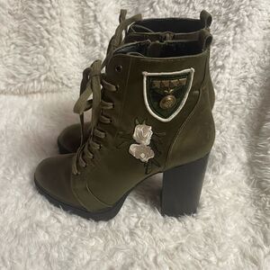 Steve Madden Laurie Fabric Satin olive green lace up heels boots.SZ 10M